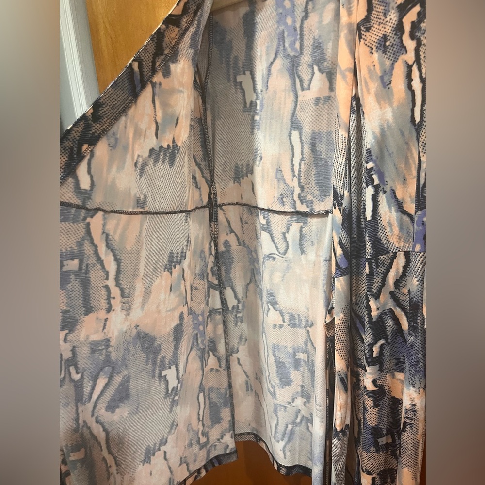 Abstract Patterned Long Sleeve Dress - Picture 6 of 6